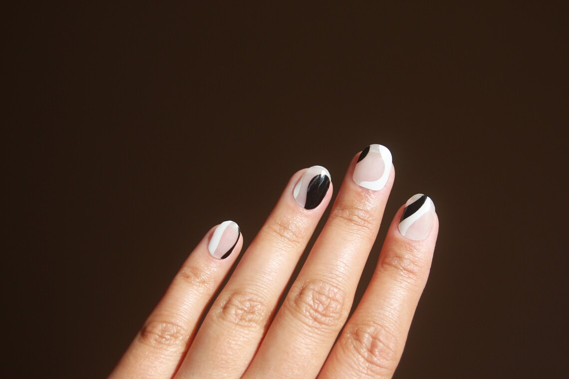 Wavy French - Semi-cured Gel Nail Stickers
